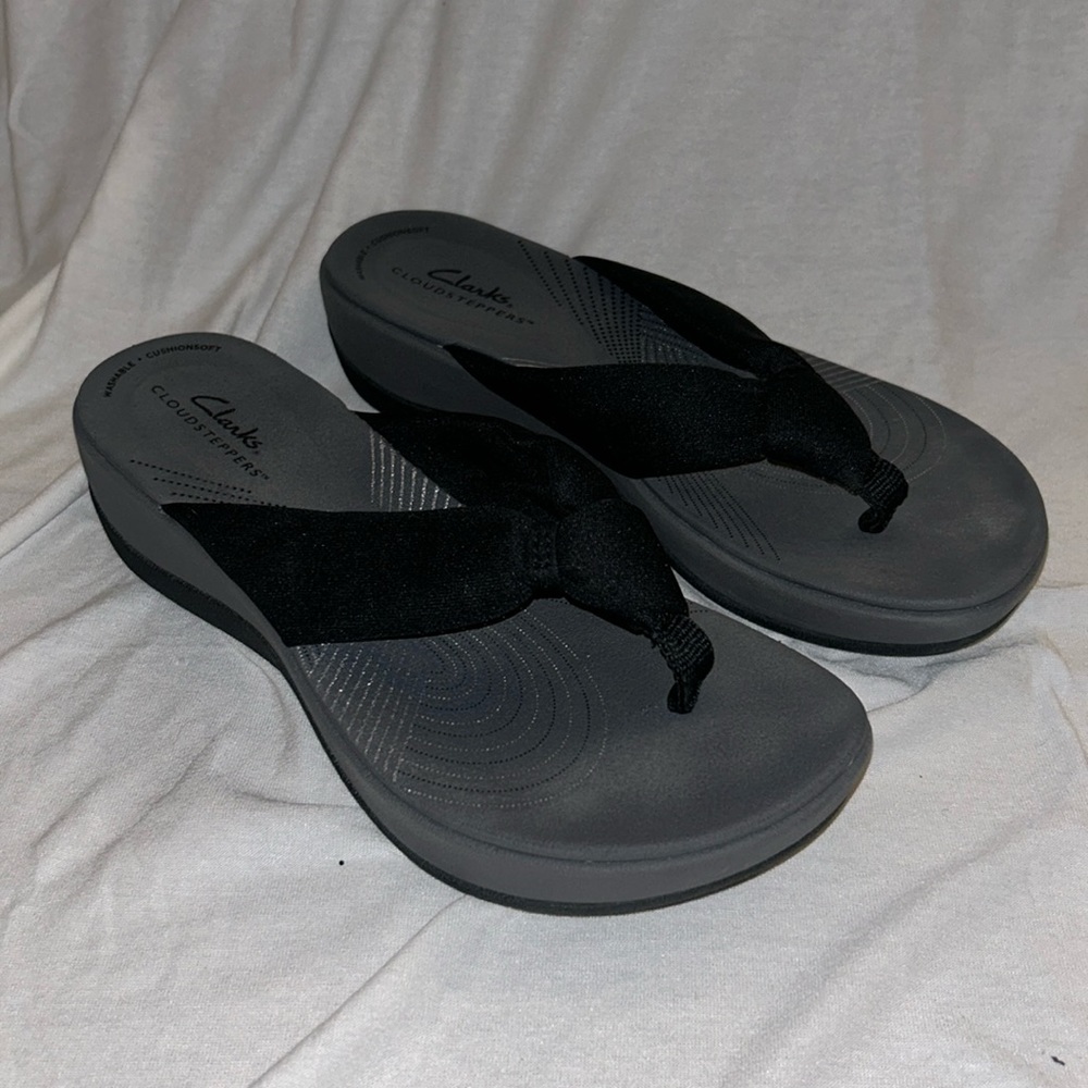 Clarks Flip Flops